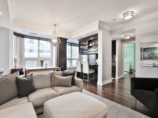 308 - 68 Yorkville Ave