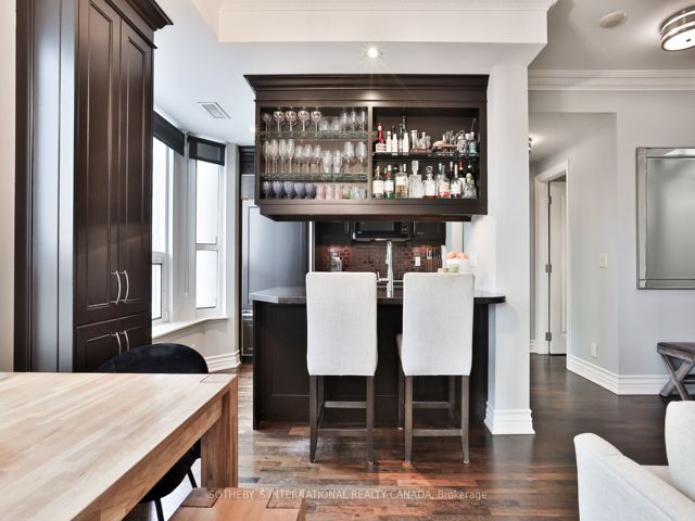 308 - 68 Yorkville Ave