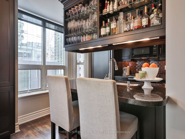 308 - 68 Yorkville Ave