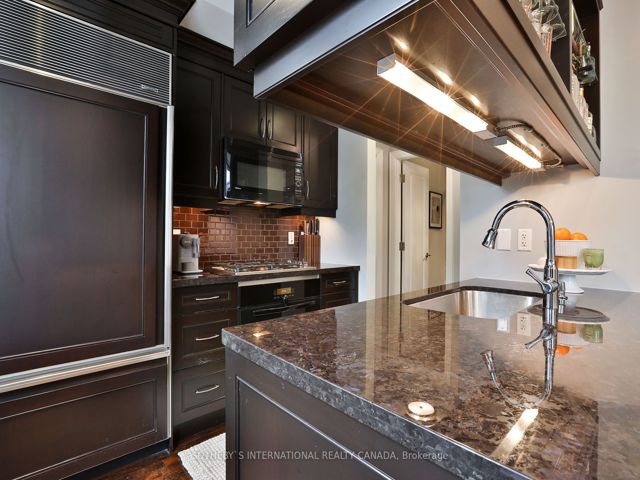 308 - 68 Yorkville Ave