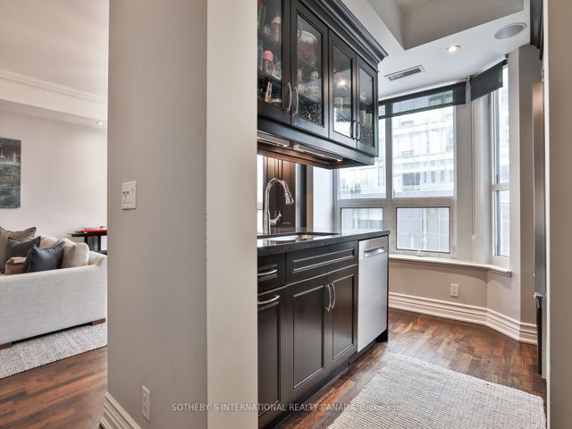 308 - 68 Yorkville Ave