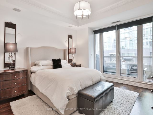 308 - 68 Yorkville Ave