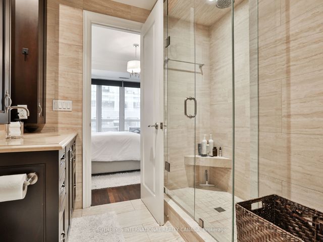 308 - 68 Yorkville Ave