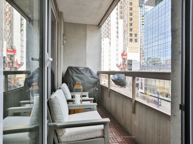 308 - 68 Yorkville Ave