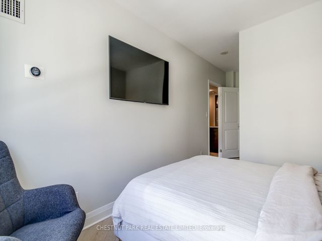 302 - 1430 Yonge St