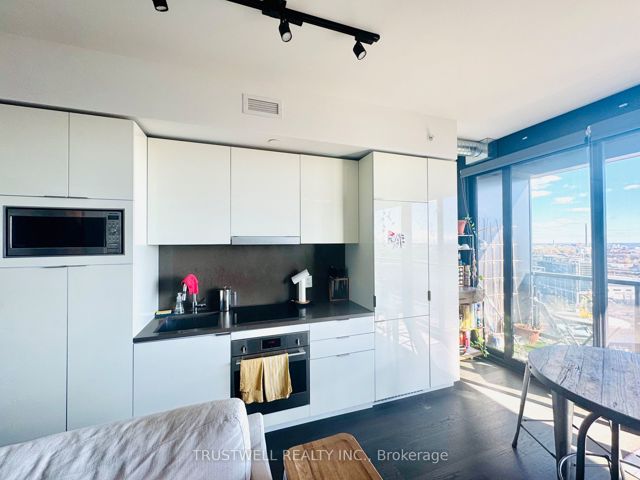 1308 - 170 Bayview Ave