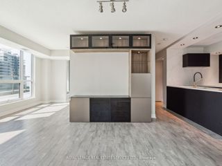 1807 - 25 Lower Simcoe St