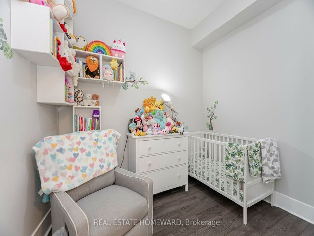 902 - 29 Queens Quay E