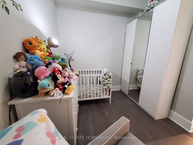 902 - 29 Queens Quay E