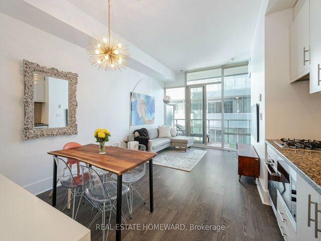 902 - 29 Queens Quay E