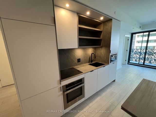 1401 - 55 Charles St E
