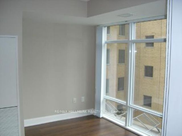 709 - 2191 Yonge St
