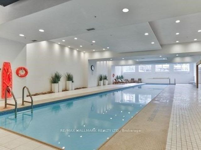709 - 2191 Yonge St