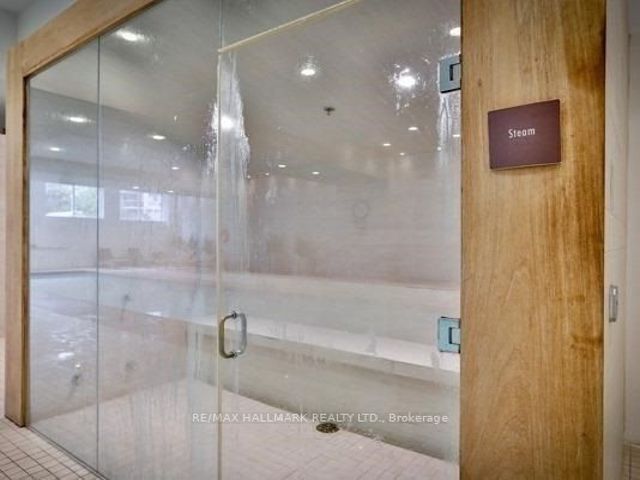 709 - 2191 Yonge St
