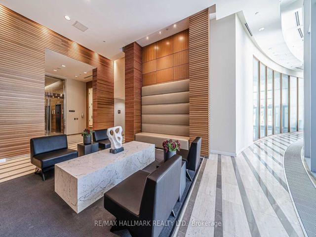 709 - 2191 Yonge St