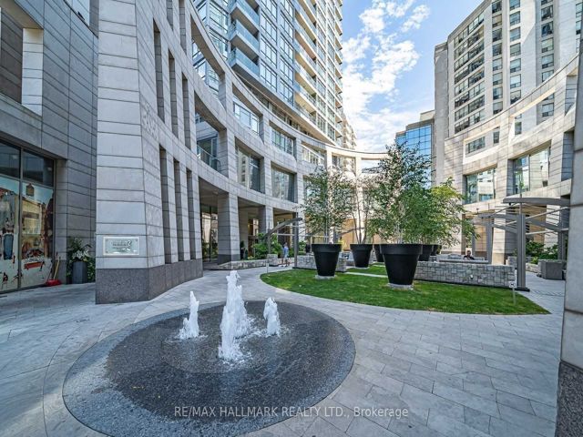 709 - 2191 Yonge St
