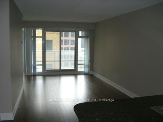 709 - 2191 Yonge St