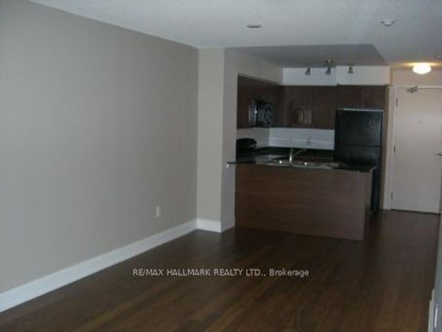 709 - 2191 Yonge St