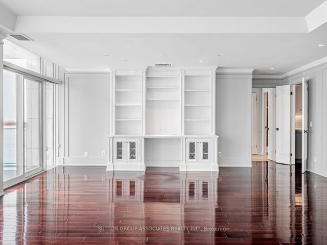 1116 - 211 QUEENS QUAY WEST