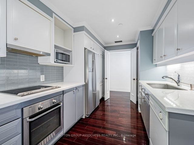 1116 - 211 QUEENS QUAY WEST