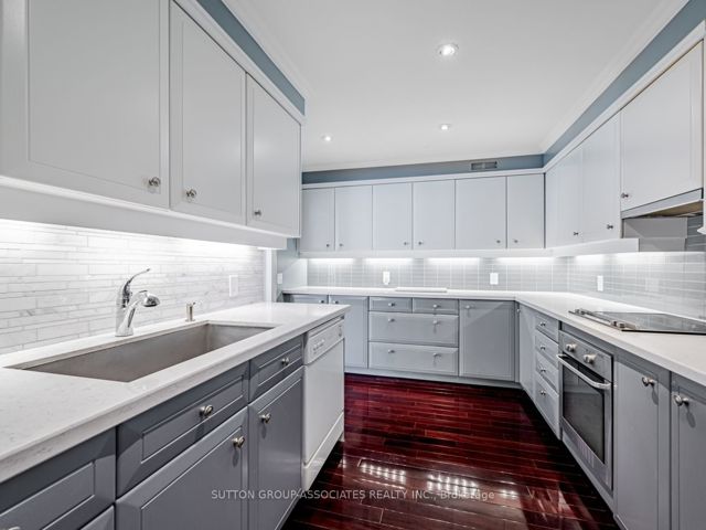 1116 - 211 QUEENS QUAY WEST