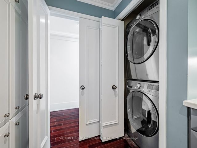 1116 - 211 QUEENS QUAY WEST