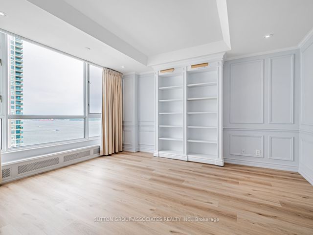 1116 - 211 QUEENS QUAY WEST