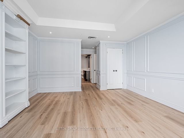 1116 - 211 QUEENS QUAY WEST