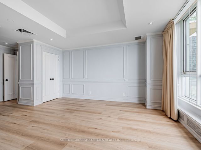 1116 - 211 QUEENS QUAY WEST