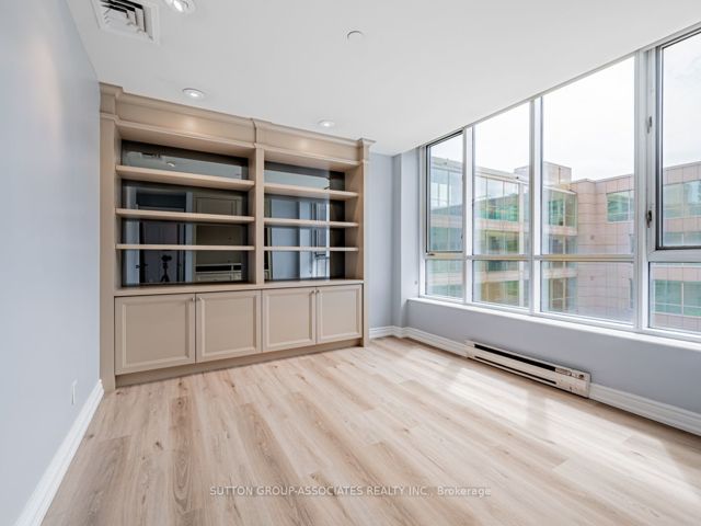 1116 - 211 QUEENS QUAY WEST