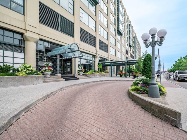 1116 - 211 QUEENS QUAY WEST