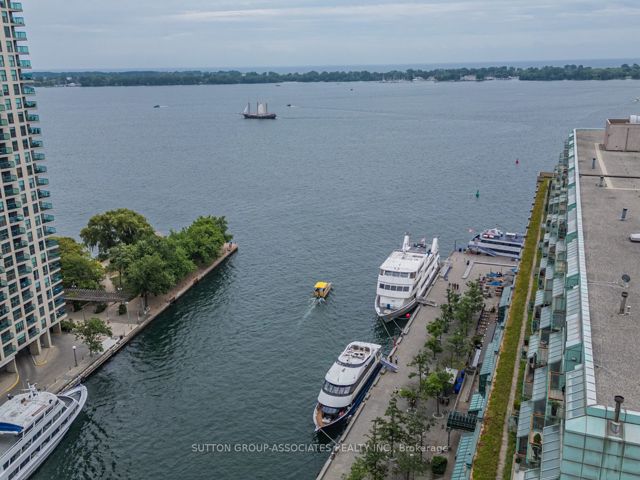 1116 - 211 QUEENS QUAY WEST