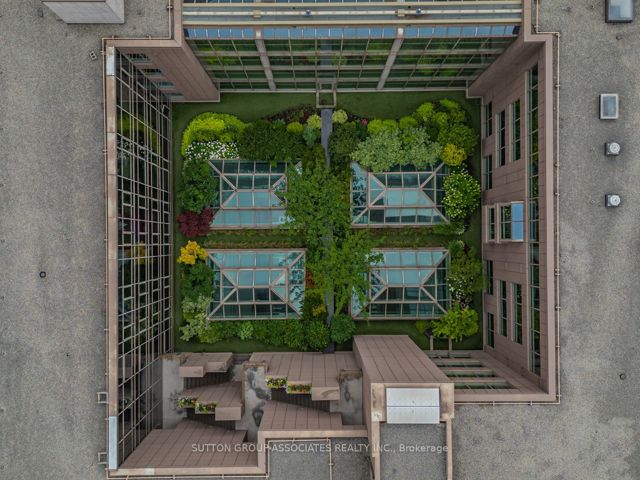 1116 - 211 QUEENS QUAY WEST