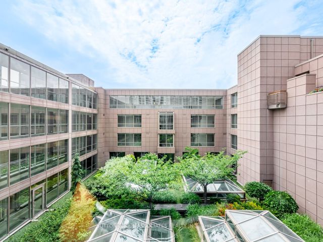 1116 - 211 QUEENS QUAY WEST
