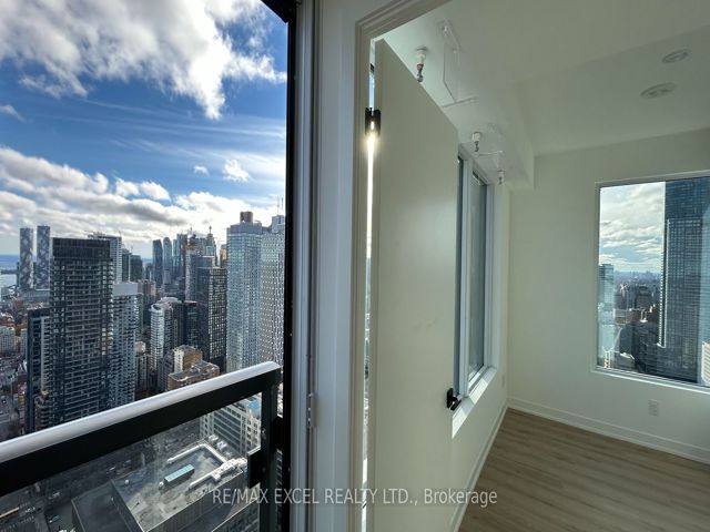 5002 - 319 Jarvis St