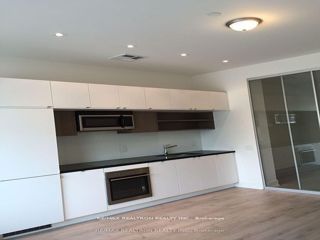 323 - 111 St Clair Ave W