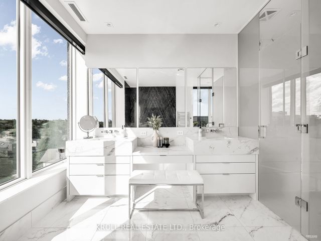 703 - 355 Bedford Park Ave