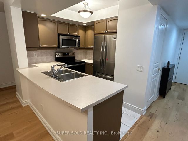 1524 - 15 Northtown Way