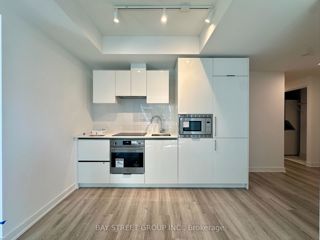 2006 - 238 Simcoe St