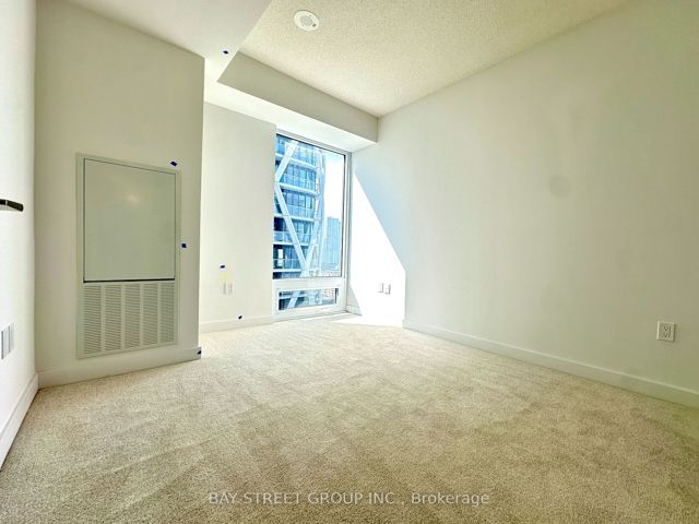 2006 - 238 Simcoe St