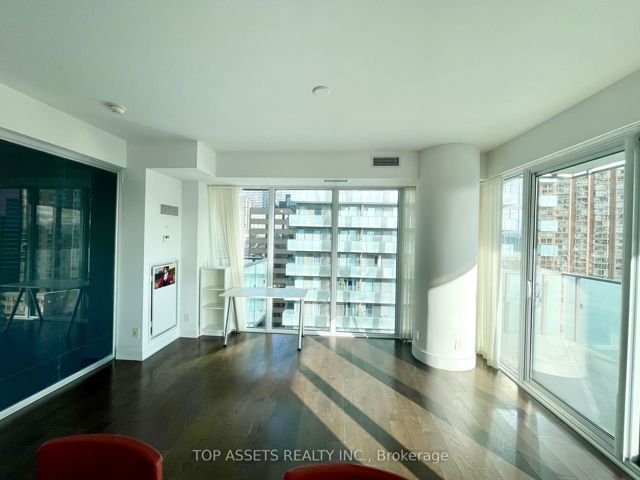 1202 - 65 St Mary St