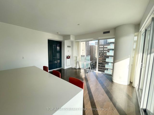 1202 - 65 St Mary St