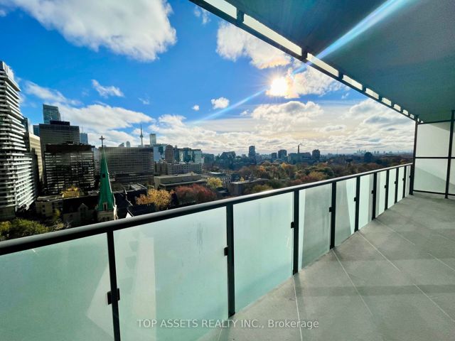 1202 - 65 St Mary St