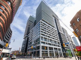 2227 W - 135 Lower Sherbourne St