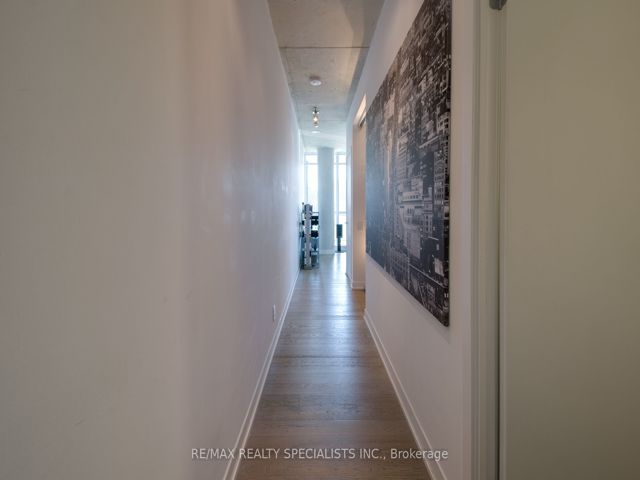 318 - 318 King St E
