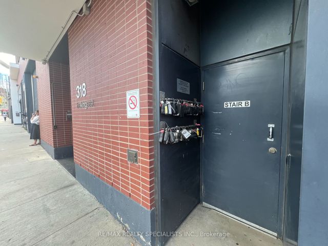 318 - 318 King St E