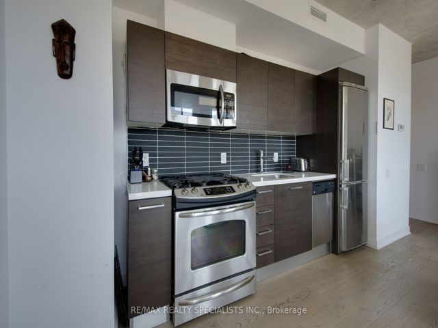 318 - 318 King St E