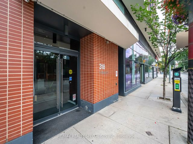 318 - 318 King St E