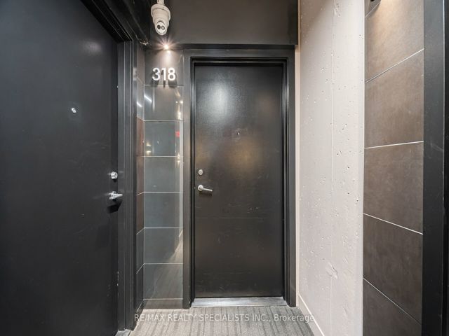 318 - 318 King St E