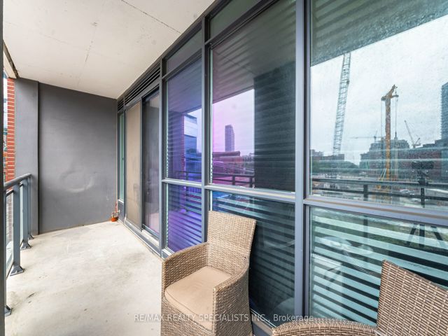 318 - 318 King St E